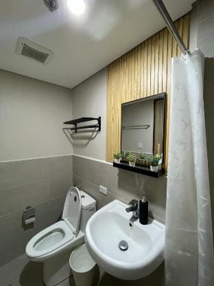 Luxe Condo Near IT Park& Waterfront- BE Residences Apartment in Lapu-Lapu City