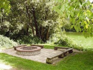 Feriensiedlung Am Grundlossee in Sewekow Vacation rental in Mecklenburgische Seenplatte