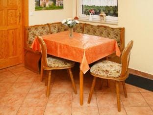 Feriensiedlung Am Grundlossee in Sewekow Vacation rental in Mecklenburgische Seenplatte