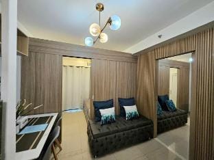 2Bedroom facing pool for 8pax Shore2 Tower3 Vacation rental in Pasay