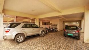Mama Rose Homestay in Palikarnai Apartment in Chennai