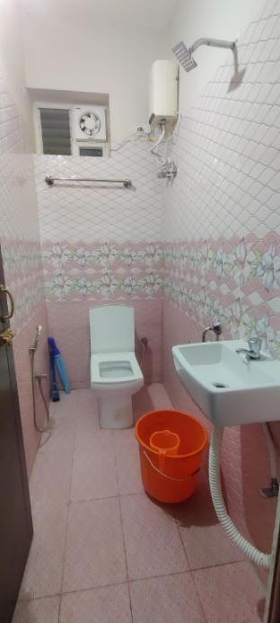 Mama Rose Homestay in Palikarnai Apartment in Chennai