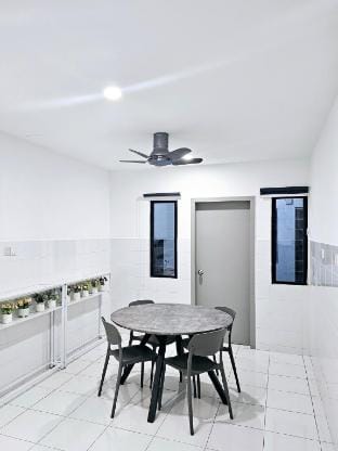 H+M Residence  IIII [3km] Setia City Convention Vacation rental in Selangor, Malaysia