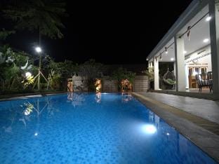 A&T House Sukabumi Villa mewah private pool Villa in West Java