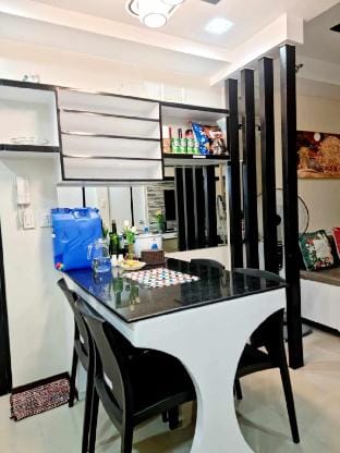 Heart's Home in Manila with Netflix & Fast Wi-Fi Apartment in Manila City