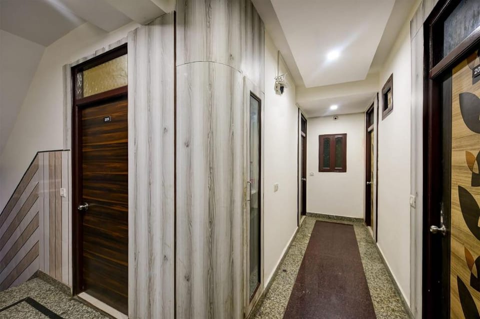 Hotel Lookout Stay Delhi IGI Airport Hotel in New Delhi