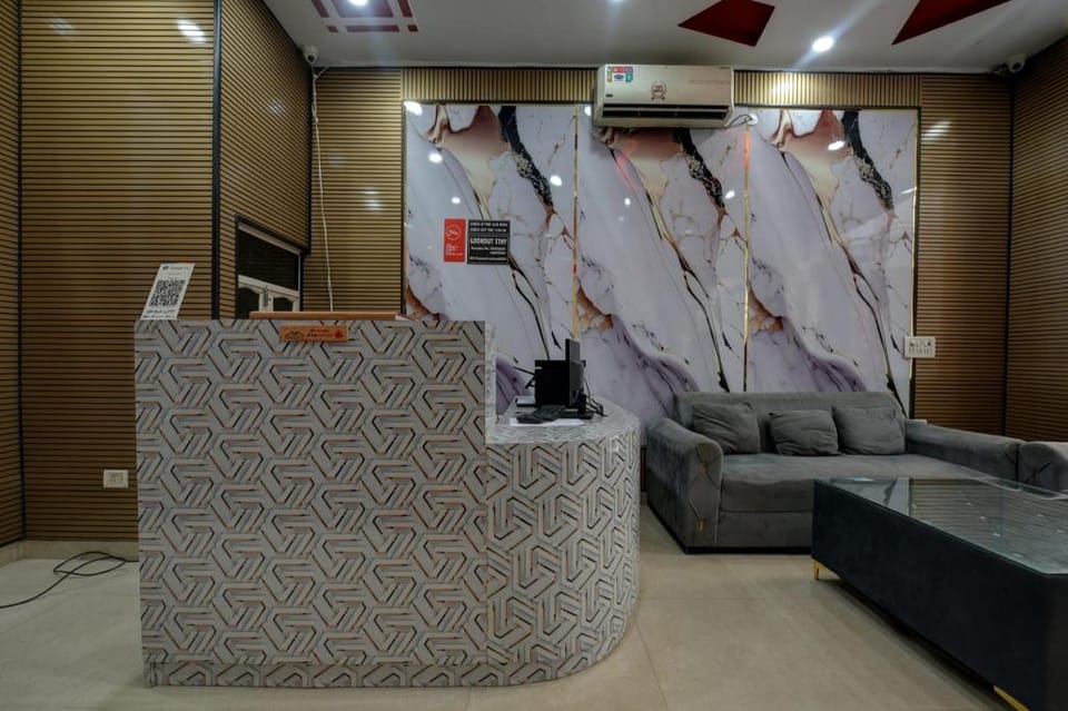 Hotel Lookout Stay Delhi IGI Airport Hotel in New Delhi