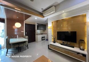 Travelibu - 1 Bed Casa Grande Mall Kota Kasablanka Apartment in South Jakarta City