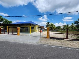Homestay Cempaka Bukit Kangkar Vacation rental in Johor