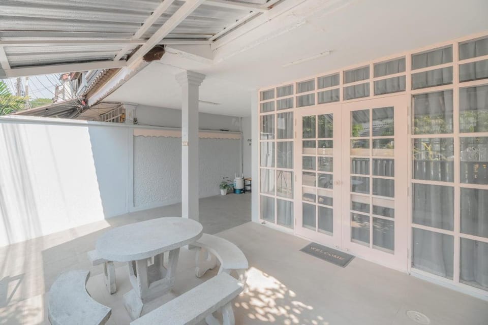 Manim House - บ้านพักในนิมมานพร้อมไวไฟ Vacation rental in Chiang Mai