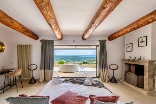 Vue Dexception  Gordes Vacation rental in Gordes