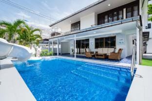 Greta Villa Pattaya ใกล้ชายหาด  ใจกลางเมือง Villa in Pattaya City