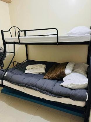 3 Bedroom with 10 Beds W/ Unli Netflix & Disney+ Apartment in Baguio