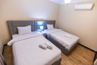 Luxury 3BR Pool View Near Airport! Apartment in New Cairo City