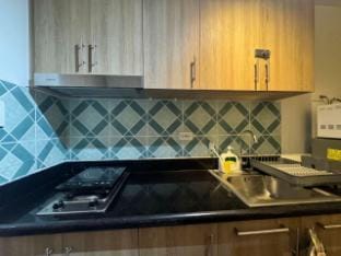 Hotel-like Lobby, Lush pool & Luxury living.  Apartment in Pasay