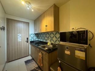 Hotel-like Lobby, Lush pool & Luxury living.  Apartment in Pasay
