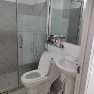 Overnights Rooms In Manila Near NAIA Airport Apartment in Muntinlupa