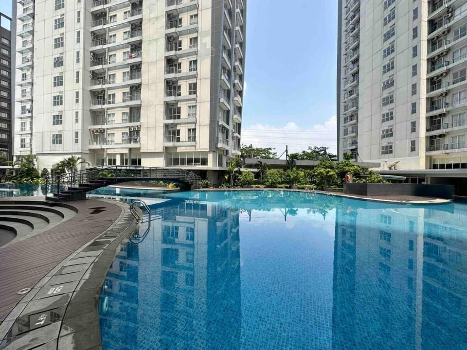 Cozy Room at Casa de Parco With City View Apartment in West Java