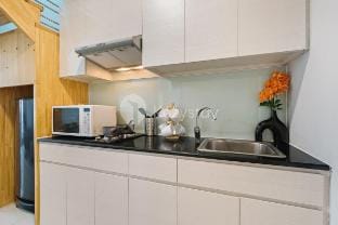 Magnolia 19 ApartHotel by Kozystay - Kebon Jeruk Apartment in Jakarta