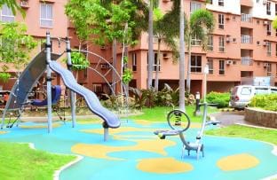 COZY 02 Bedroom Condo Near Manila A'port, Pool -4R Apartment in Las Pinas