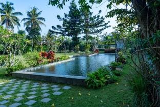 Villa Amriyati Vacation rental in Cisarua