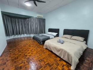 Cozy Homestay near Pantai & Aeon Big - 10pax Vacation rental in Johor