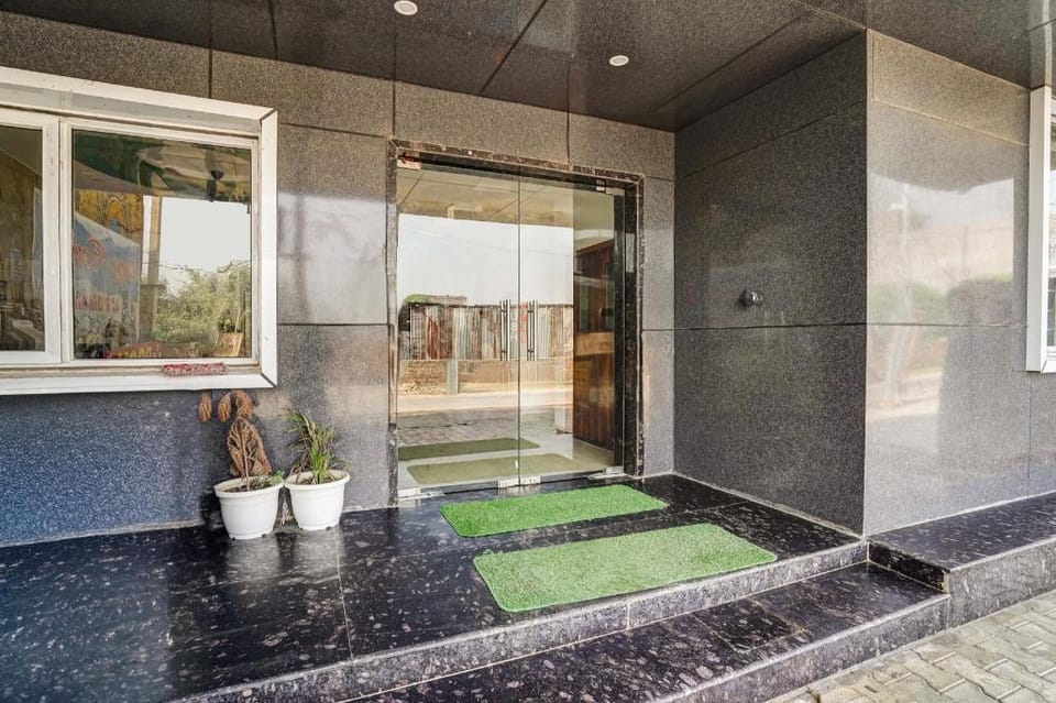 Hotel O Sunrakh Road Vrindavan Formerly Ganga Residency Hotel in Uttar Pradesh