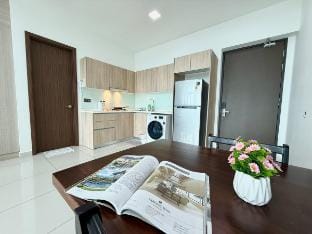 B1003 Green Haven Sea View netflix100mbps By STAY Vacation rental in Johor
