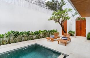 Stunning Tropical 3BR near Canggu with Pool Villa in North Kuta