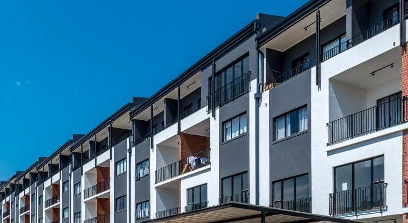 Long  Short Stays With Uncapped Wi-fi  Security Apartment in Sandton