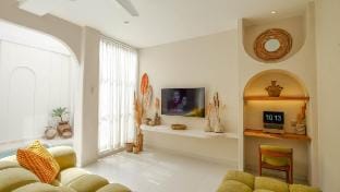 Aesthetic 3BR Villa in Canggu! Villa in North Kuta