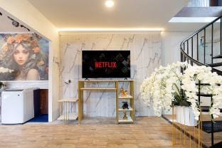 Luxury Container MRT/BTS next to Big C/Tesco Lotus Vacation rental in Bangkok