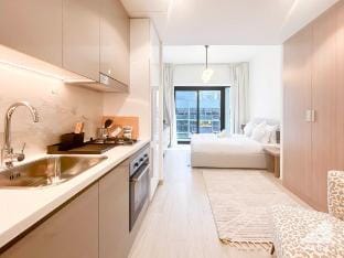 Elegant Stay in Meydan: Balcony & Stunning Views Vacation rental in Dubai
