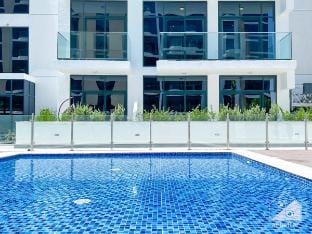 Elegant Stay in Meydan: Balcony & Stunning Views Vacation rental in Dubai