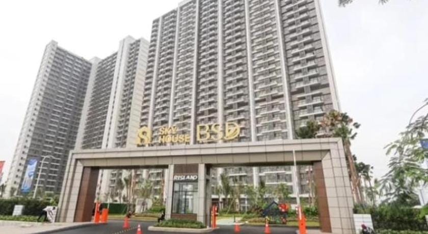 Apartemen Sky House BSD By Moza Hotel in West Java