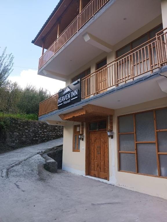 Heaven Inn Manali Hotel in Himachal Pradesh