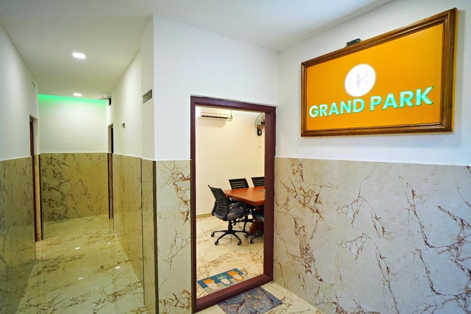 GH GRAND PARK KARUKUTTY ANGAMALY Hotel in Kerala