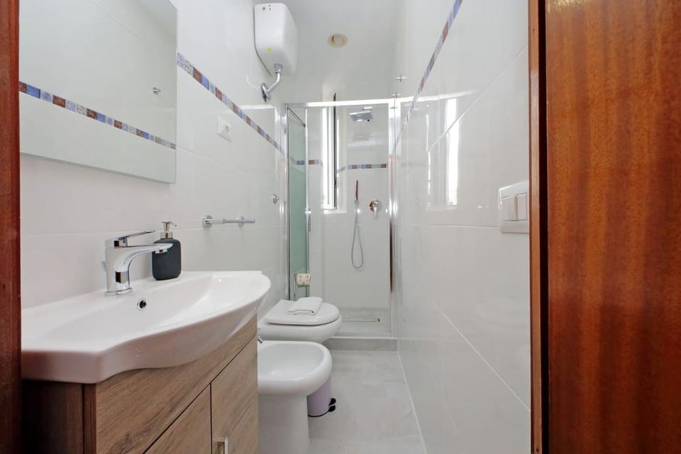 4BNB - Queen Mary Vatican Home Apartment in Rome