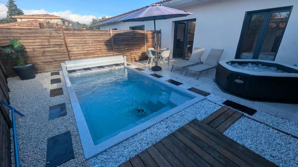 Gîtes Domaine de la Chapelle Apartment in Roquefort-les-Pins