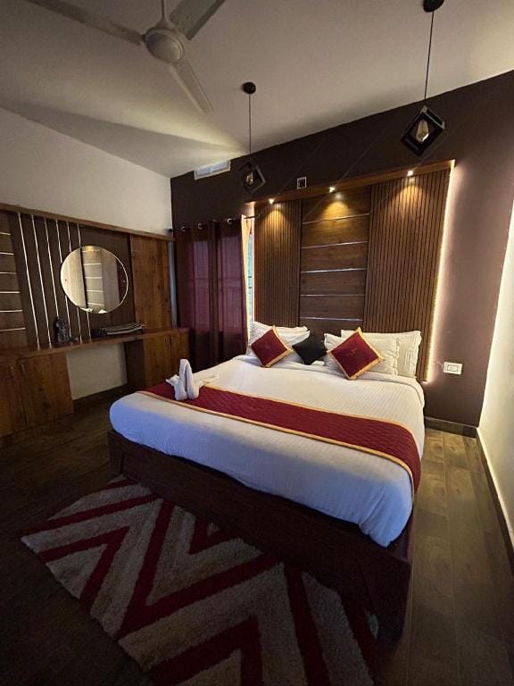 Haze Woods Resort Hotel in Kerala