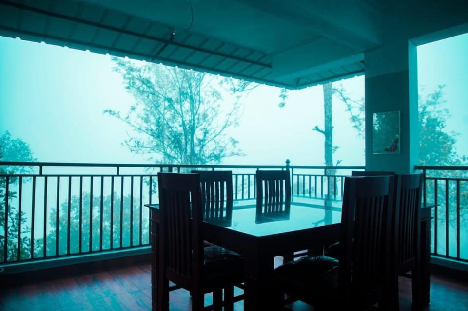 Haze Woods Resort Hotel in Kerala