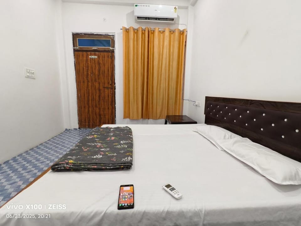 S K Home Stay Vacation rental in Uttar Pradesh