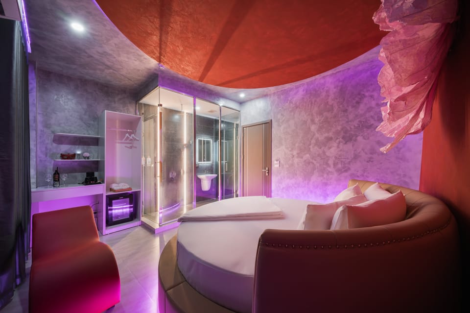 X Sense - Love Hotel Hotel in Laos