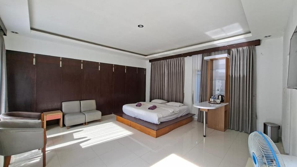 Maple House by Villa Istana Bunga Hotel in Parongpong