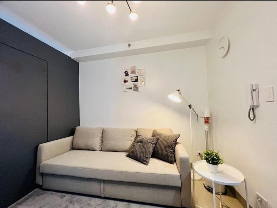 Modern Minimalist Home in Manila near Mall of Asia Apartment in Pasay