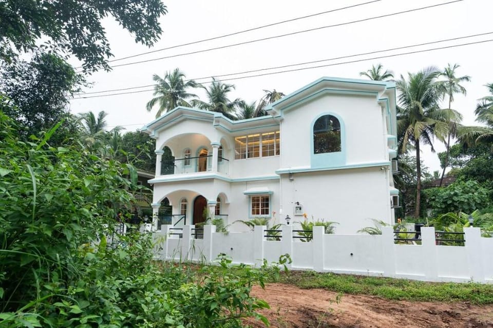 431.1 by Neev- Beach Please! Perfect for Two Apartment in Goa, India