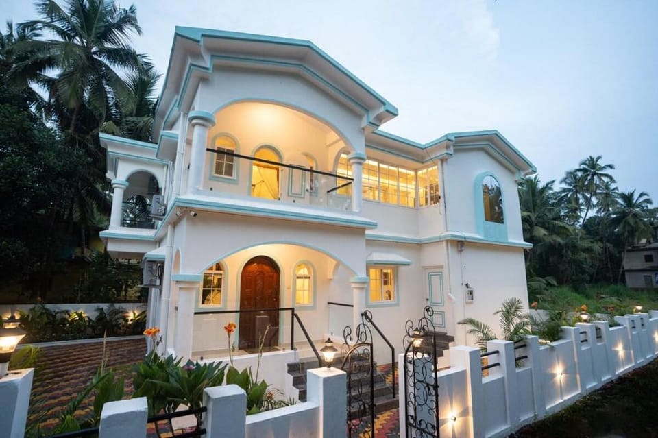 431.1 by Neev- Surf, Sun, & 2 Beachy Bedrooms Apartment in Goa, India