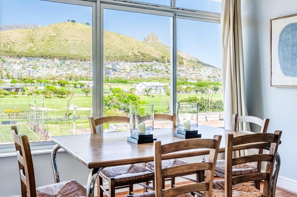 Beautiful Apartment w Scenic Views Fairway Haven Apartment in Cape Town