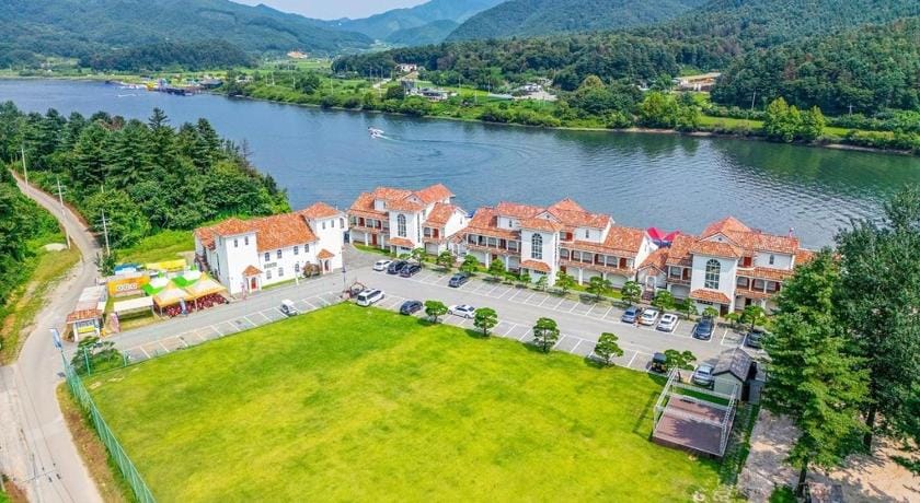 Hongcheon Monterio Resort Bed and Breakfast in Gyeonggi-do