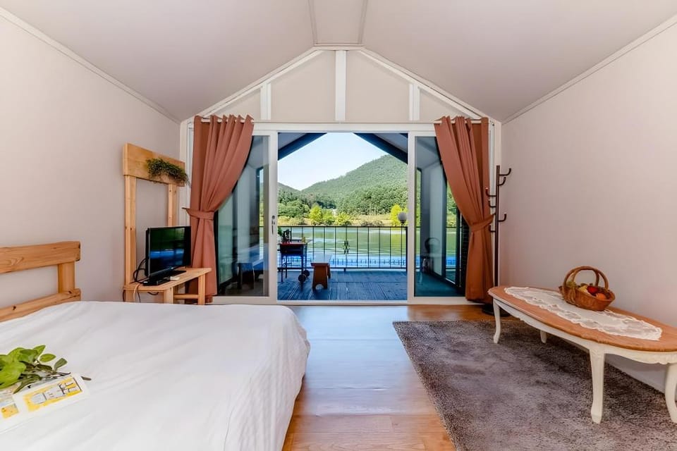 Hongcheon Monterio Glamping Bed and Breakfast in Gyeonggi-do